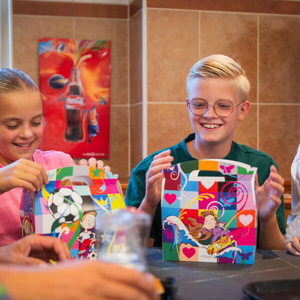 Welkom bij <br>Cafetaria de Klein  <br>in Wanssum