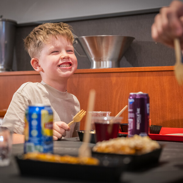 Welkom bij <br>Cafetaria de Klein  <br>in Wanssum